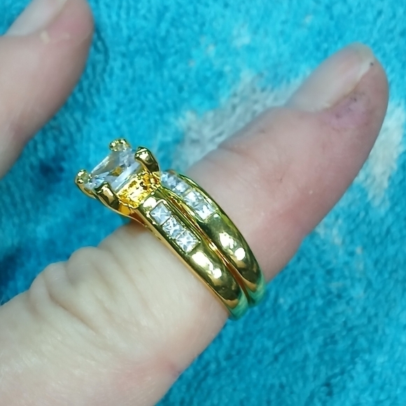 Goldtone cubic zirconia wedding engagement set new size 7 - Picture 3 of 4